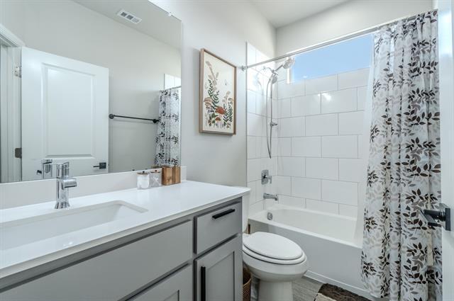 Building Photo - 3105 Lionsgate Dr