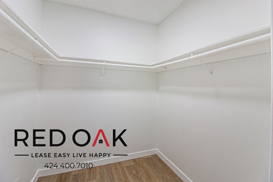 Building Photo - 1522 N Formosa Ave