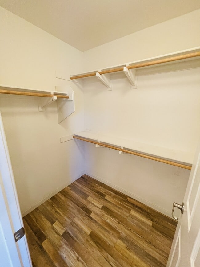 Building Photo - Single Family Residence