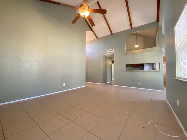 Building Photo - 4713 Harvest Ln