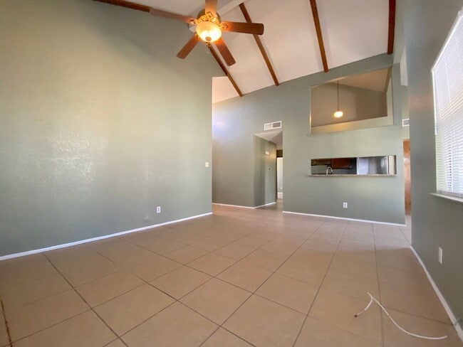 Building Photo - Northeast El Paso 3 bed2 bath