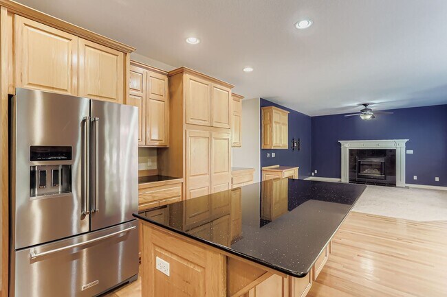 Building Photo - Spacious Bethany Home with Attached Garage, Fenced Yard, Washer/Dryer Included