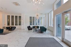 Building Photo - 236 W Thompson St