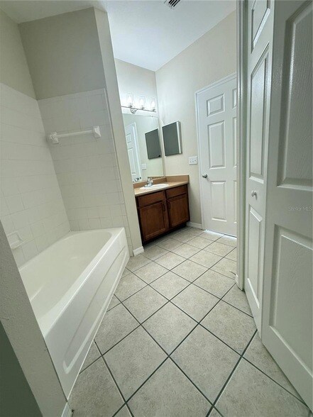 Building Photo - 8112 Claire Ann Dr