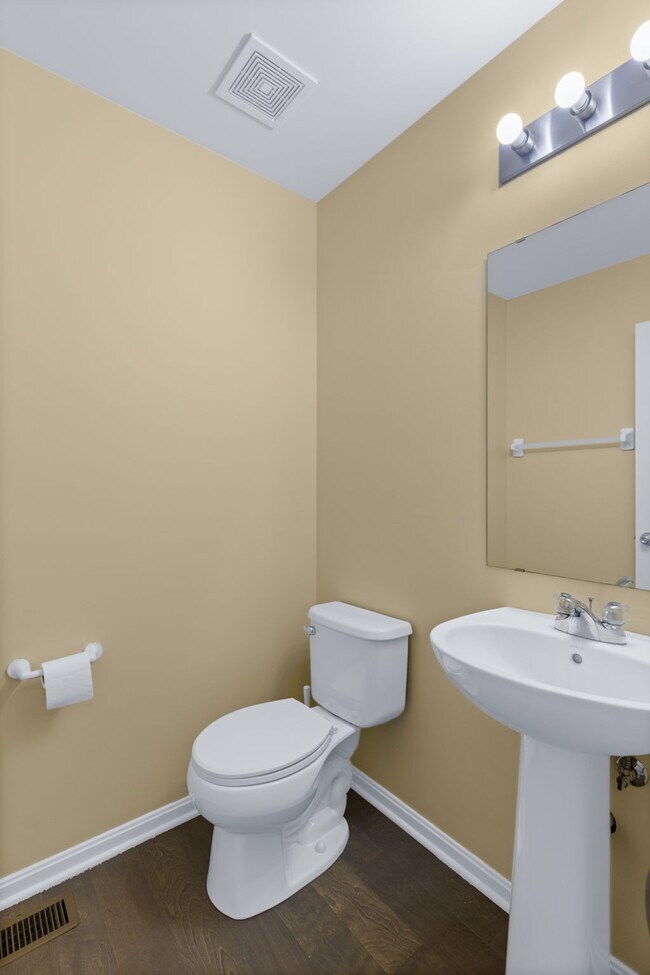 Building Photo - 430 Rockcrest Way