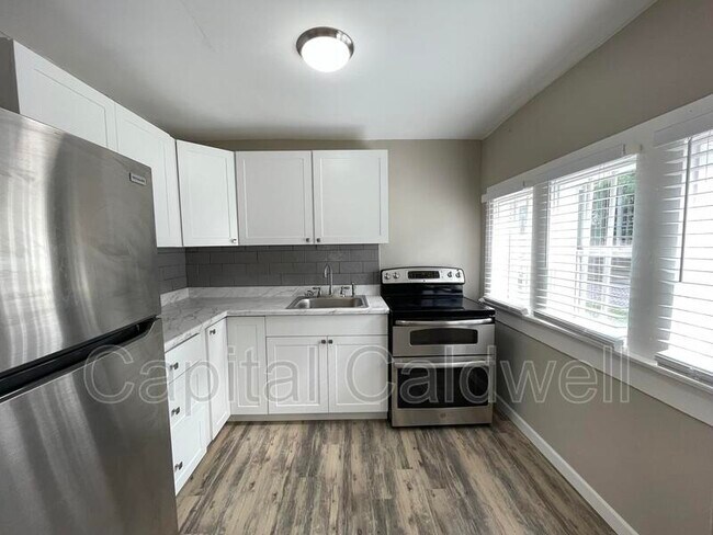 Building Photo - 1028 E 17th Ave