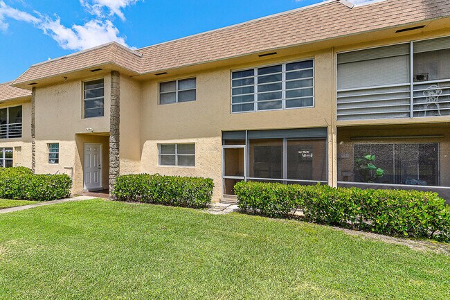 Building Photo - 9855 Sandalfoot Blvd