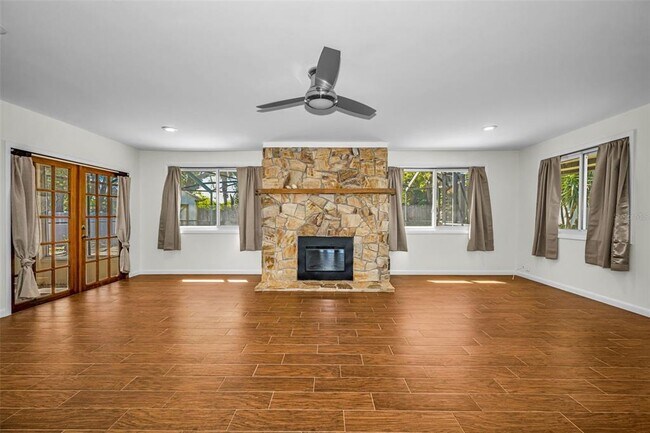 Building Photo - 11490 84th Ave