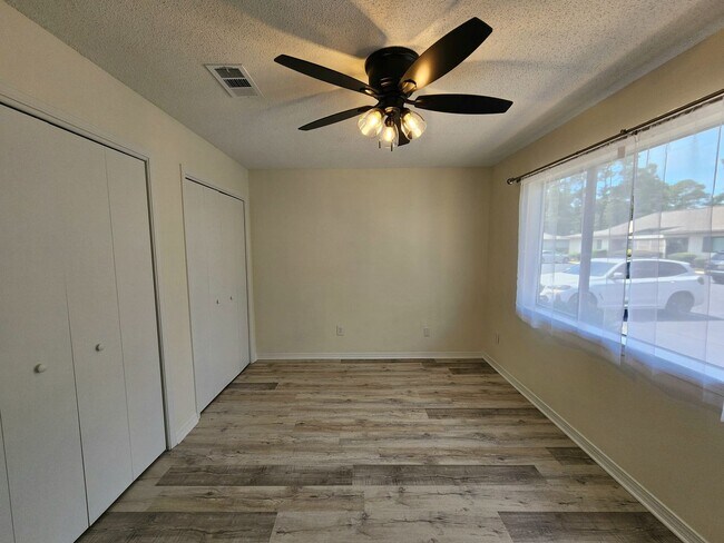 Building Photo - Gulf Shores 2/1.5 condo at Country Club Village