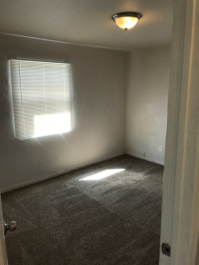 Building Photo - Live 3 Blocks Away From The Ocean!!