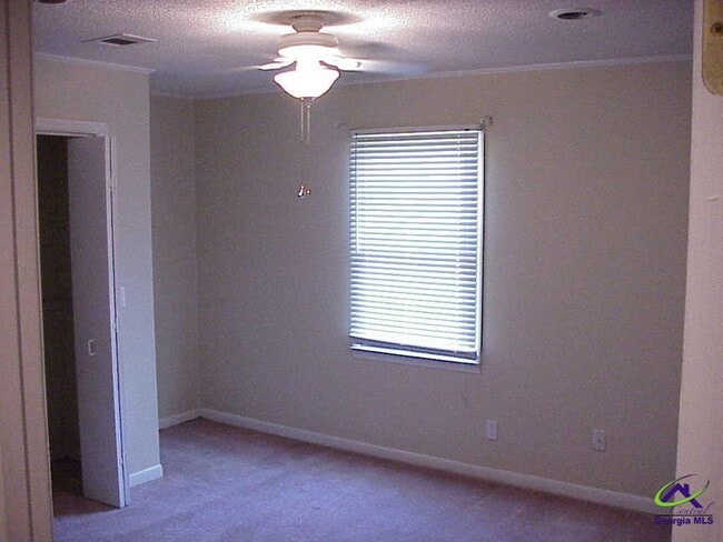 Building Photo - 317 Gilchrist Dr