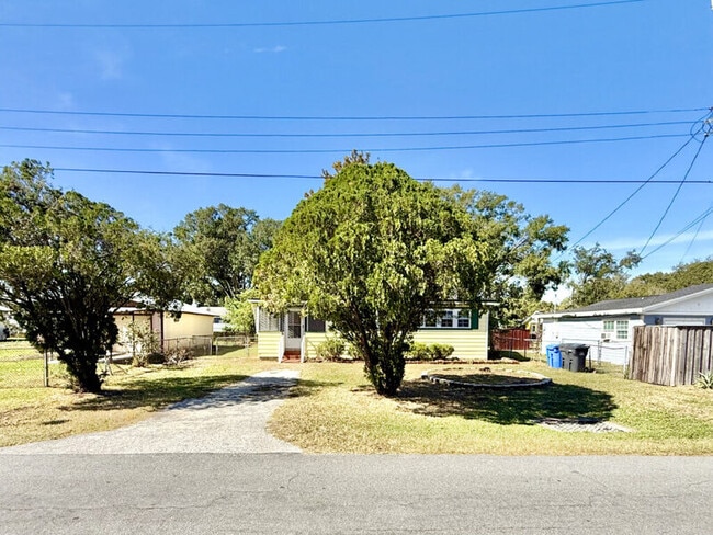 Building Photo - 5506 Staley Dr