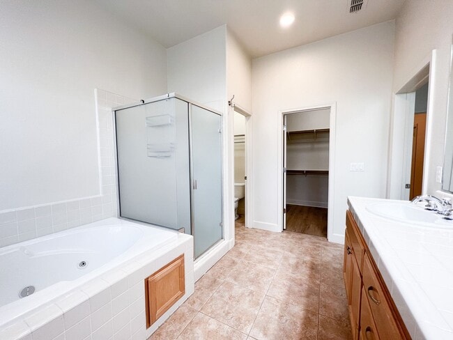 Building Photo - 1808 Spokane Rd