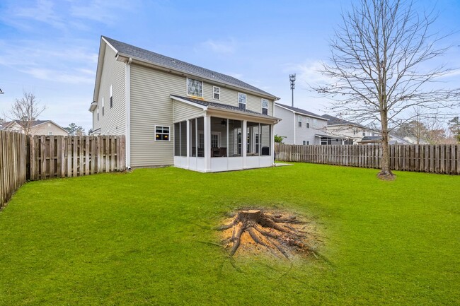 Building Photo - Spacious Home in Richmond Hill