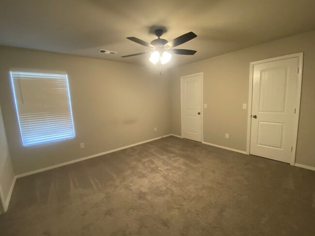Building Photo - 5304 Yukon Dr