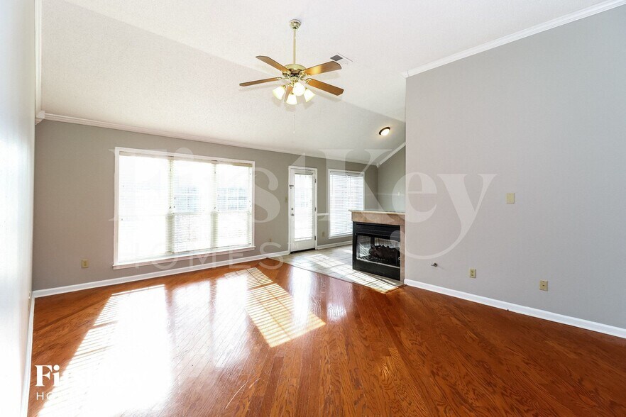 Building Photo - 7761 Shadow Hills Dr