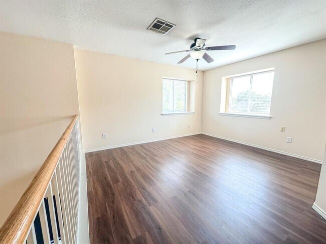 Building Photo - 1101 Whitley Dr