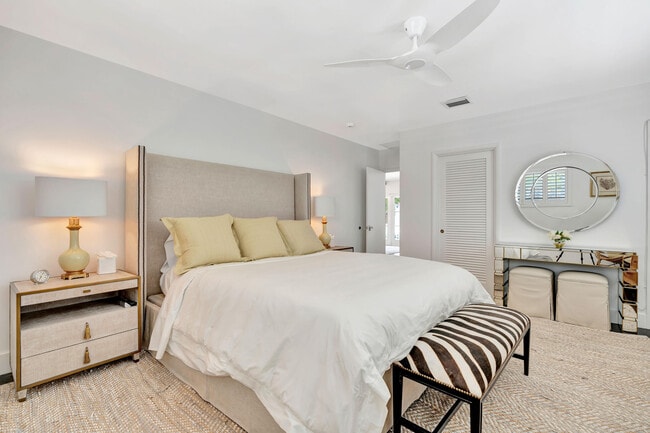 Building Photo - 136 Worth Ct S