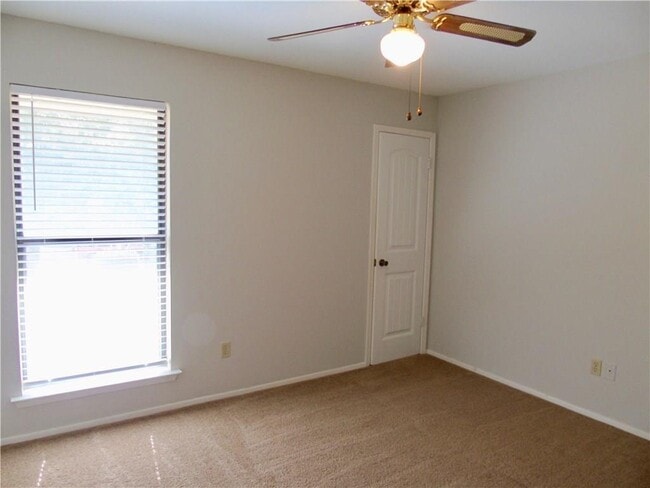Building Photo - 10616 Mellow Meadows