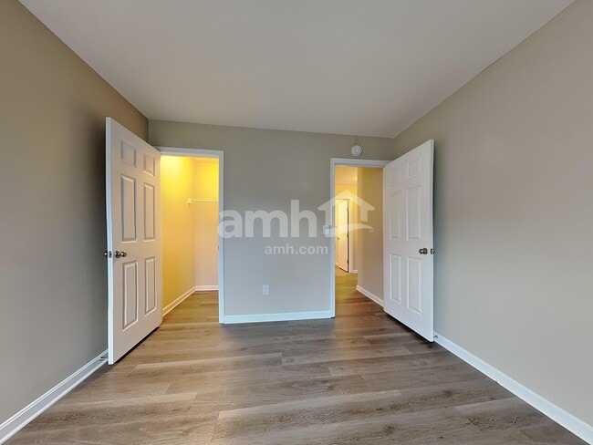 Building Photo - 1229 Durbin Ter