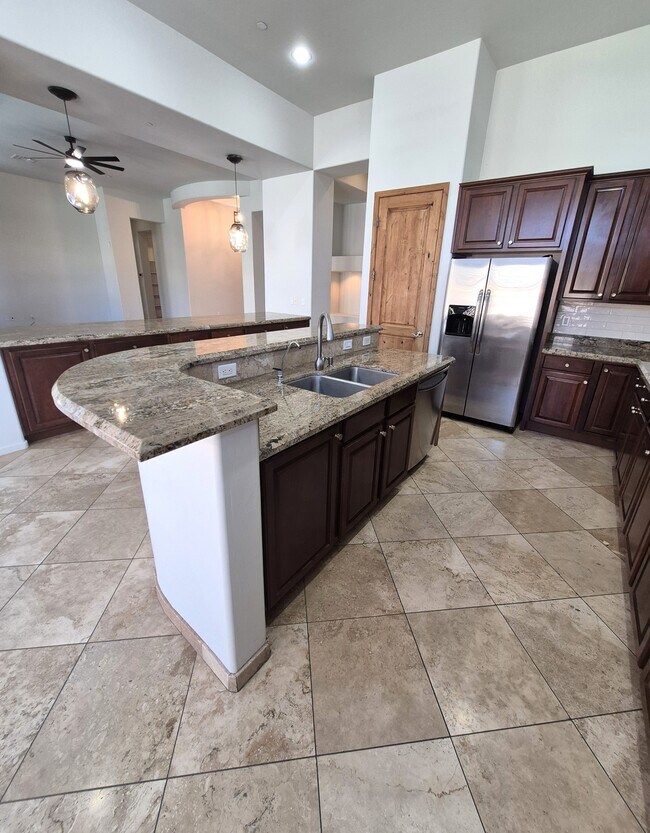 Building Photo - 12825 N Mystic View Pl