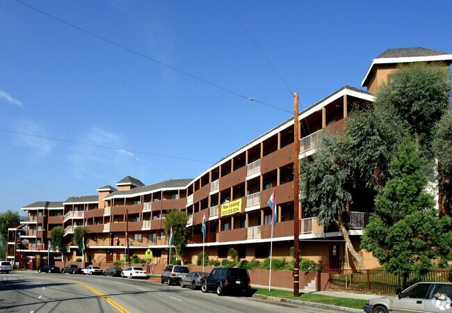 Building Photo - South Glen