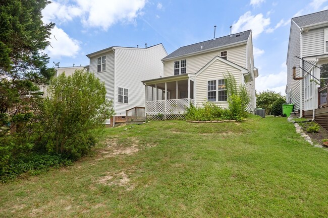 Building Photo - Three Bedroom Home!