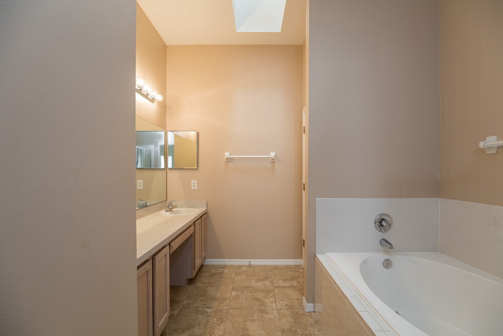 Building Photo - 2390 Cobblefield Cir