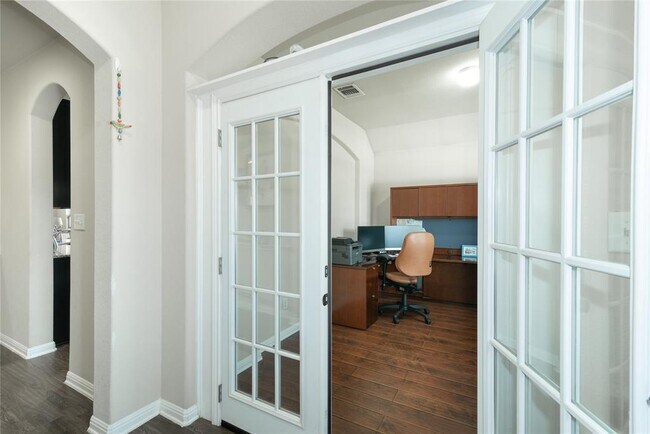 Building Photo - 8086 Arezzo Dr