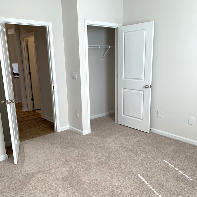 Building Photo - 246 Marauder Dr