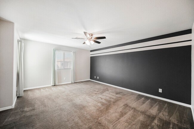 Building Photo - READY FOR MOVE-IN ROOF TOP DECK
