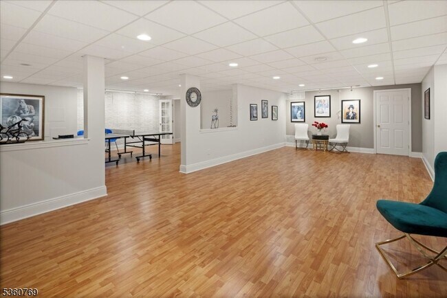 Building Photo - 36 Saddlewood Ct