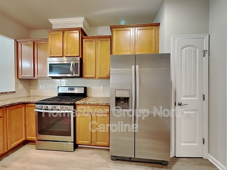 Building Photo - 509 Brier Crossings Loop