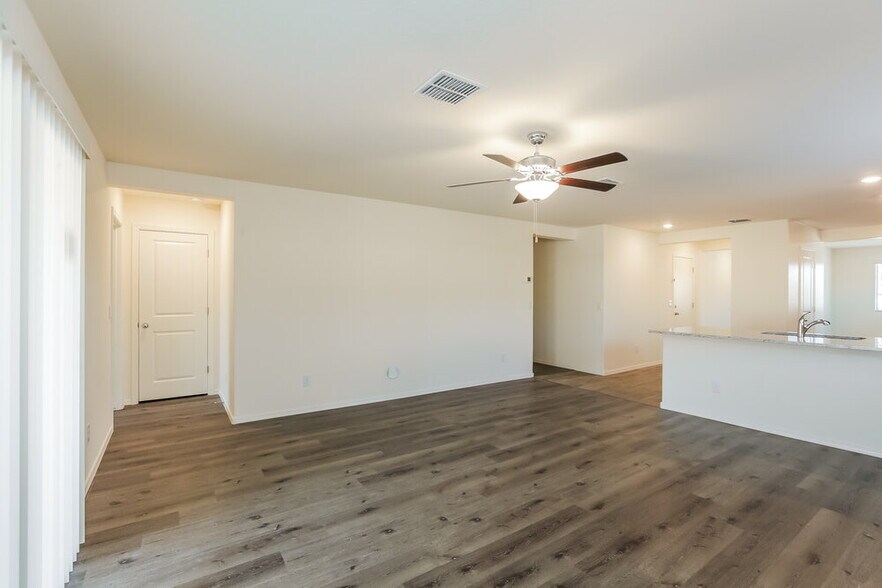 Building Photo - 25430 W Lamont Ave