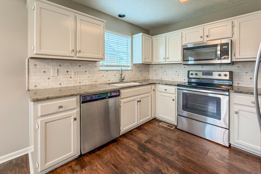 Building Photo - 142 S Birchwood Dr