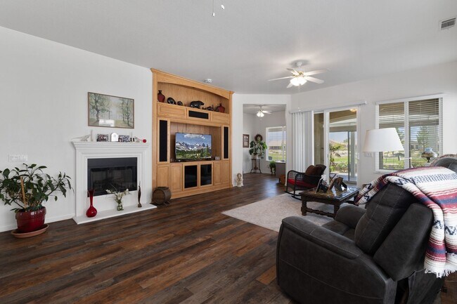 Building Photo - Beautiful Golf Course Home in Solera at Apple Valley (55+ Community)