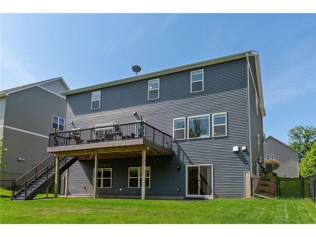 Building Photo - 5596 Orchard Cove