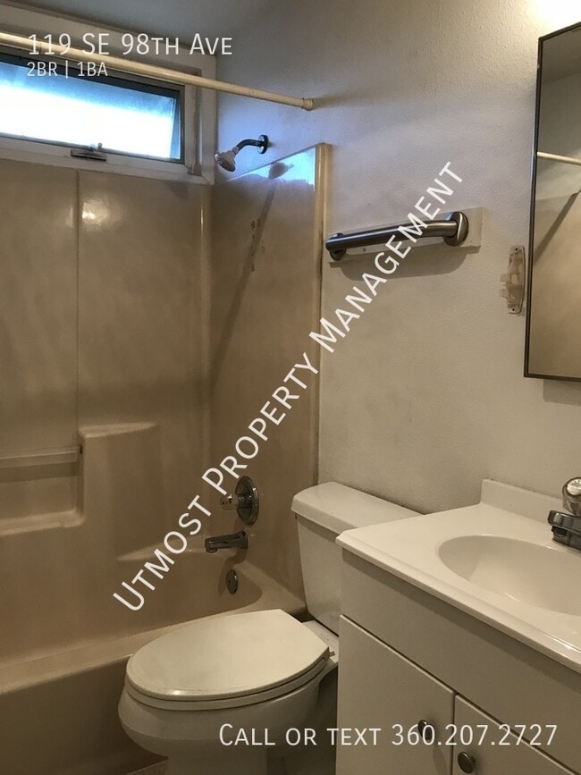 Building Photo - 119 SE 98th Ave