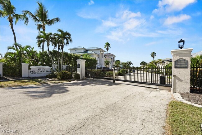 Building Photo - 18150 Old Pelican Bay Dr