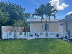 Building Photo - 8390 SE Camellia Dr