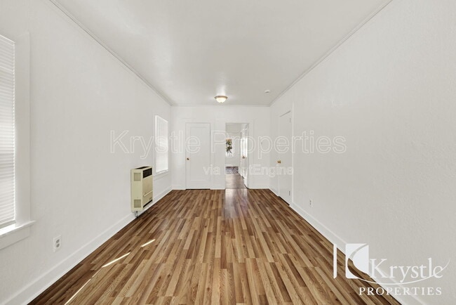 Building Photo - 320 Evans Ave