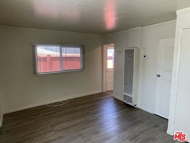 Building Photo - 351 Temple Ave