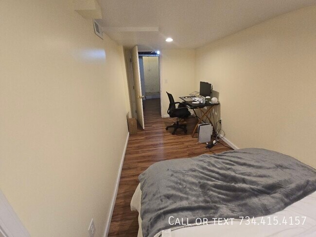 Building Photo - 430 S 4th Ave