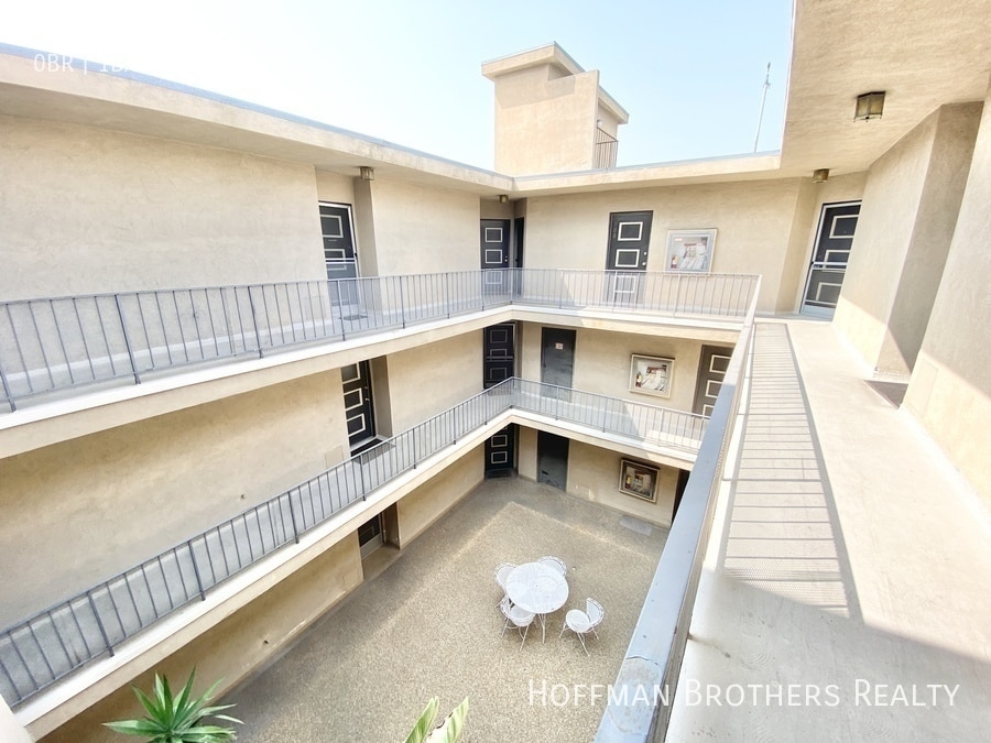 Building Photo - 1711 Corinth Ave