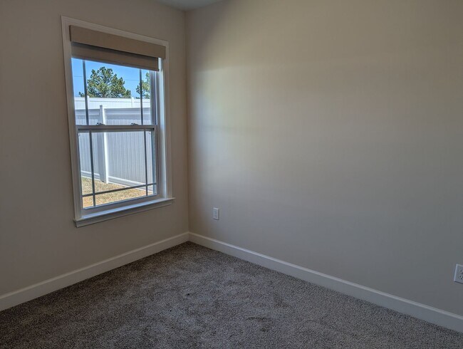 Building Photo - NEW HOME IN SPARTANBURG READY FOR A RENTER!