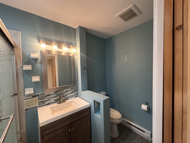 Building Photo - 705 Palisade Dr