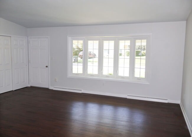 Building Photo - 2415 Shellpot Dr