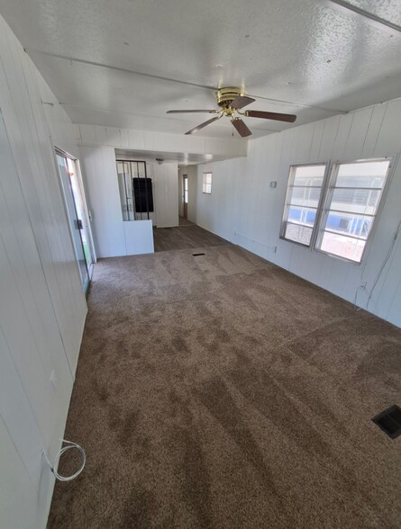 Building Photo - 3601 E Wyoming Ave