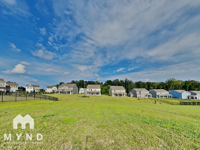 Building Photo - 2015 Creeks Landing Dr