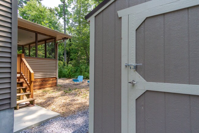 Building Photo - 752 Hiawassee Ave